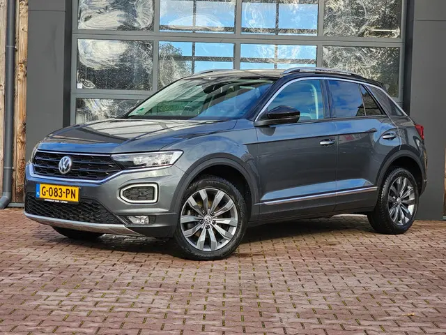Volkswagen T-Roc 1.5 TSI Sport Business R | Automaat | Trekhaak | Virtual | LED | Lane Assist | Blin...