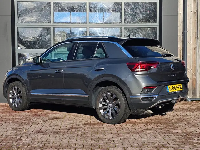 Volkswagen T-Roc 1.5 TSI Sport Business R | Automaat | Trekhaak | Virtual | LED | Lane Assist | Blin...