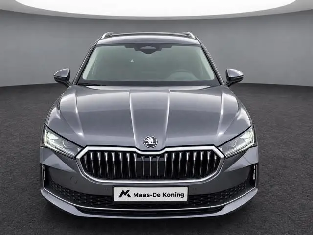 Skoda Superb Combi 1.5TSI 160kW/218PK PHEV Laurin & Klement · Trekhaak · 360°Camera · Canton sound ·...