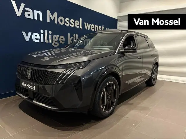 Peugeot e-5008