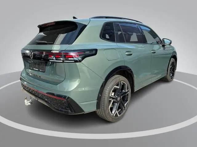 Volkswagen Tiguan 1.5 eHybrid 272pk DSG R-Line Edition · Panoramadak · Inklap. Trekhaak · Harman Kar...