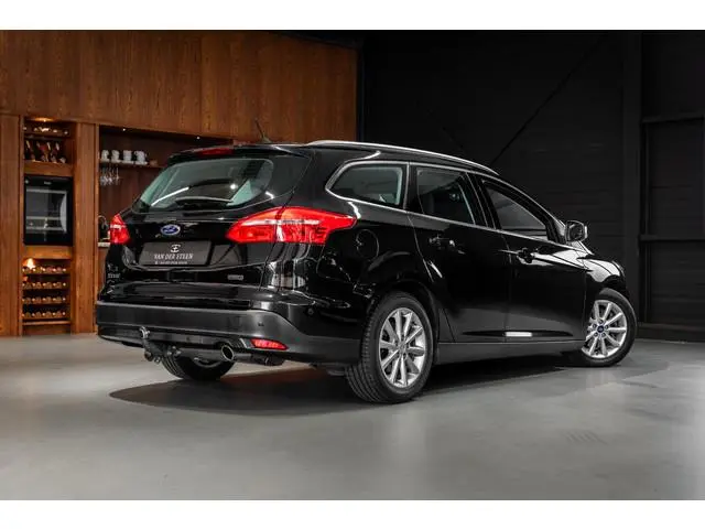 Ford Focus Wagon 1.5 Titanium Edition Navigatie | Trekhaak | Cruise