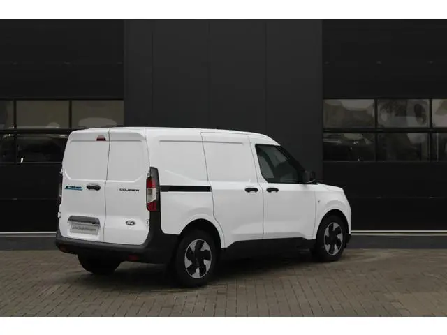 Ford E-Transit Courier