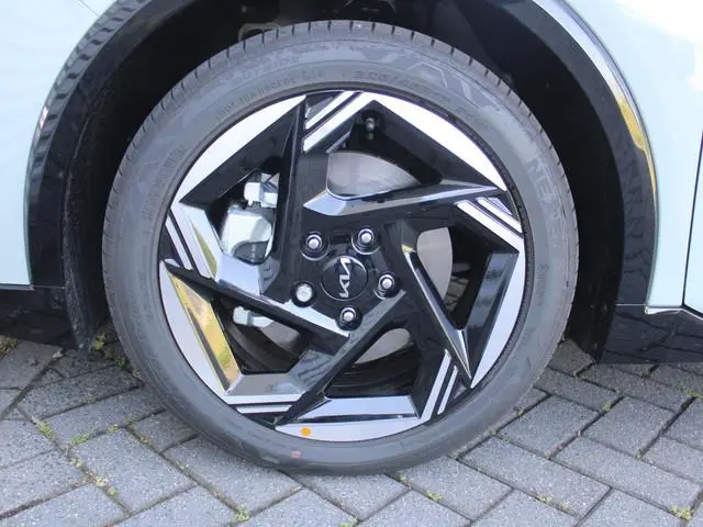 Kia K4