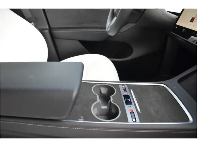 Tesla Model Y RWD 58 kWh Enhanced AutoPilot 3.0 Ryzen (twv 3.800,-)