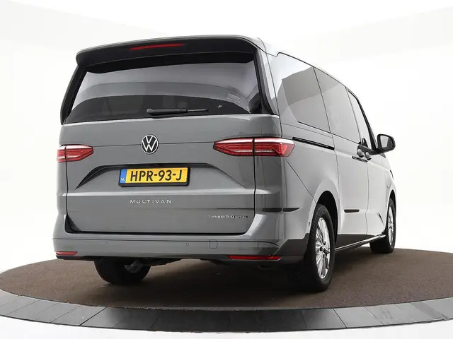 Volkswagen Multivan 1.5 eHybrid 245pk DSG L1 Economy 4Motion · Camera · Apple/Android Car Play · 7 P...