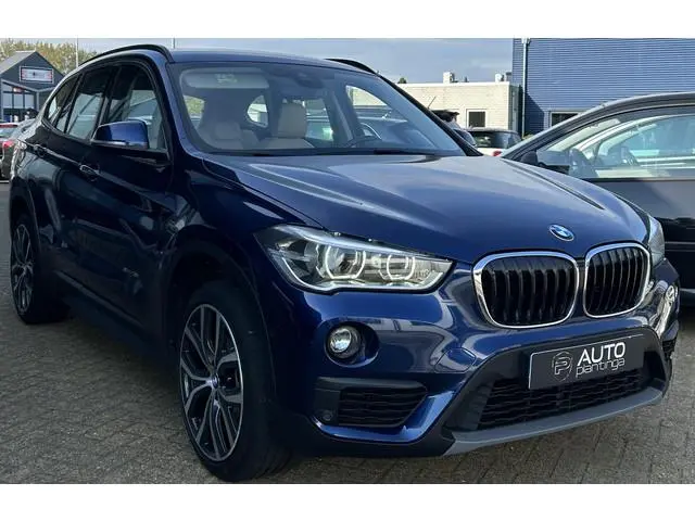 BMW X1 sDrive18i High Executive | NL AUTO | Automaat | Achteruitrijcamera | Navigatie | Parkeersenso...