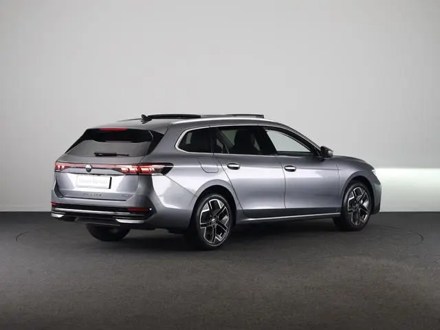 Volkswagen Passat Variant Elegance Business 1.5 eHybrid 150 kW / 204 pk Panoramaschuif/kanteldak, Le...