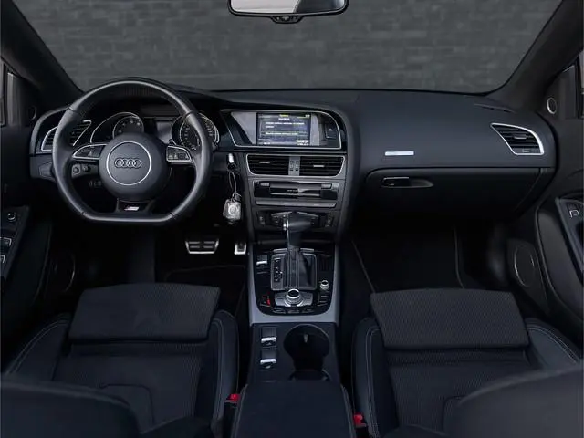 Audi A5 Cabriolet 1.8 TFSI Sport Edition Aut. l B&O l 3 x S-Line l Nekverwarming l Camera l Sepang