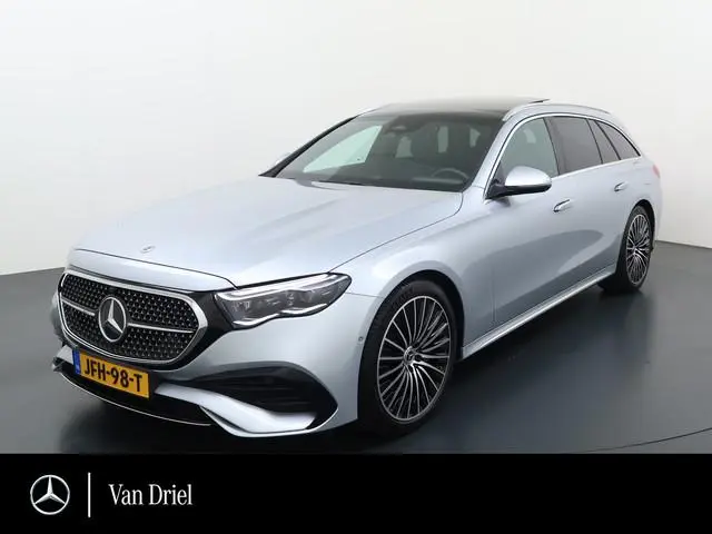 Mercedes-Benz E-klasse Estate 300 e AMG line | Pano Ventilatie Hyperscreen Trekhaak