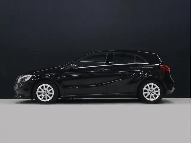 Mercedes-Benz A-klasse 180 BlueEFFICIENCY Business [CRUISECONTROL, STOELVERWARMING, CAMERA, PDC V+A,...
