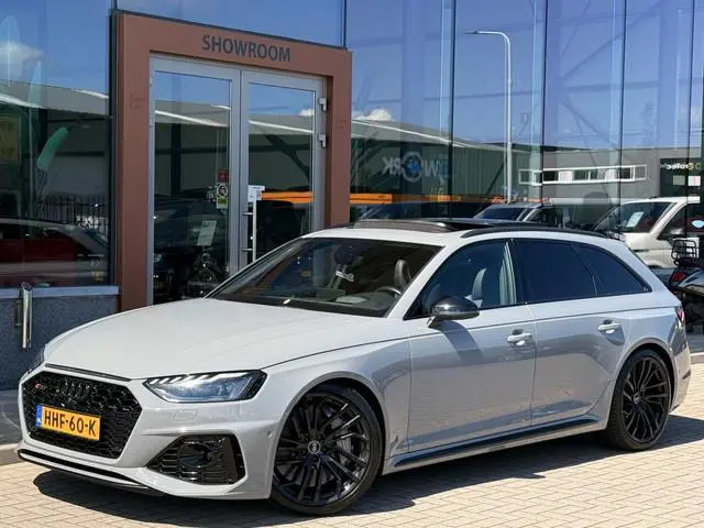 Audi A4 Avant 2.9 TFSI RS 4 quattro | B&O | 360 | Keramiek | Stoel/Stuur verwarming | Pano | HUD