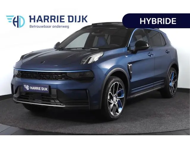Lynk & Co 01 1.5 PHEV 261PK MY24 | Donkere hemel | 7.4 kWh Boordlader | Stoel-+Stuurverw. |  360 Cam...