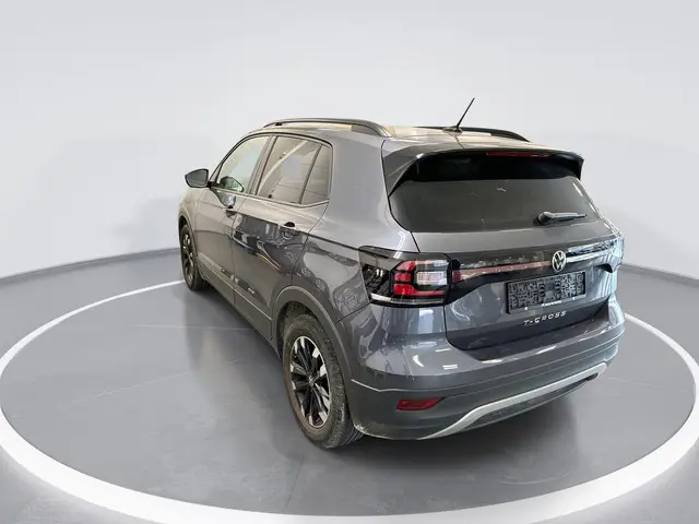Volkswagen T-Cross 1.0 TSI 110pk DSG Life · Camera · Dodehoek Detectie · Navigatie · P-Sensoren · Ai...