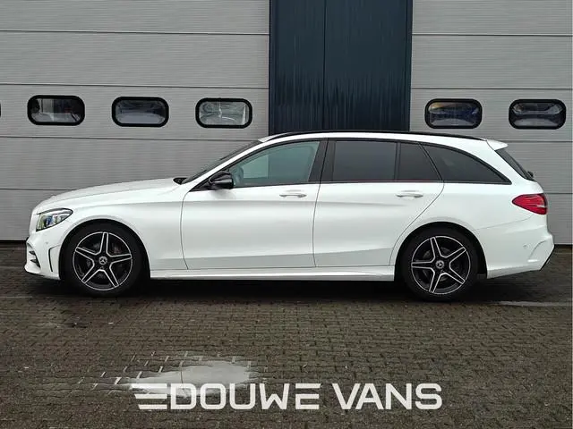 Mercedes-Benz C-Klasse Estate 200 AMG Night Edition Distronic LED