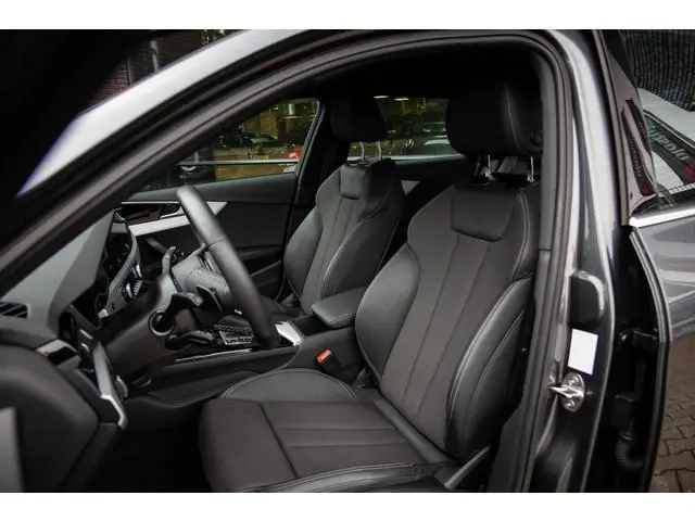 Audi A4 Avant 35 TFSI S edition , Trekhaak, B&O, Camera, Sfeerverlichting,
