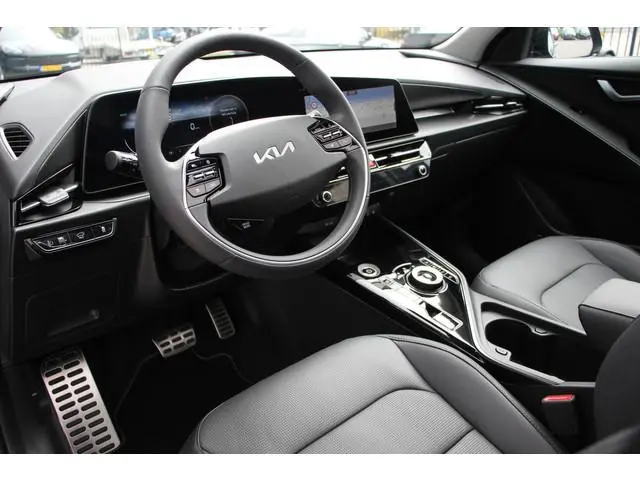 Kia e-Niro ExecutiveLine 64.8kWh | Schuifdak | Warmtepomp