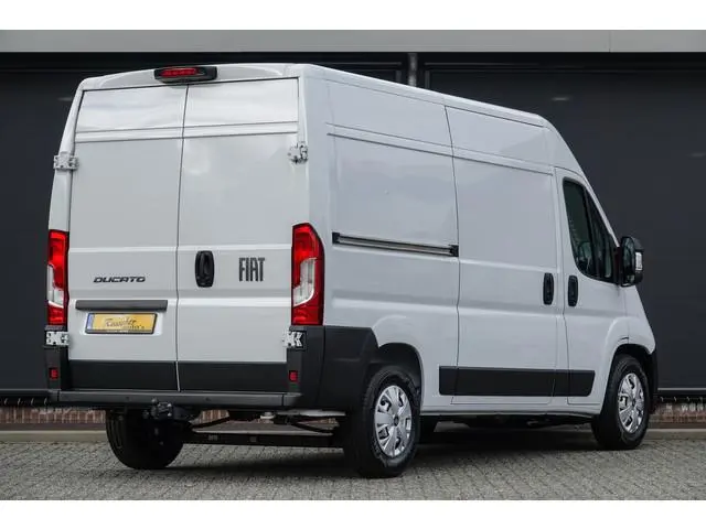 Fiat Ducato L2H2 2.2 MultiJet 140Pk Aut. | 35 | Stoel-Bank | Achteruitrijcamera | Webasto standkache...