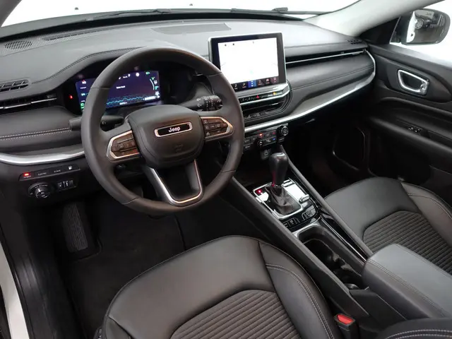 Jeep Compass 4xe 240 Plug-in Hybrid Electric Limited Aut- Dynamic Select, Camera, Virtual Cockpit, N...