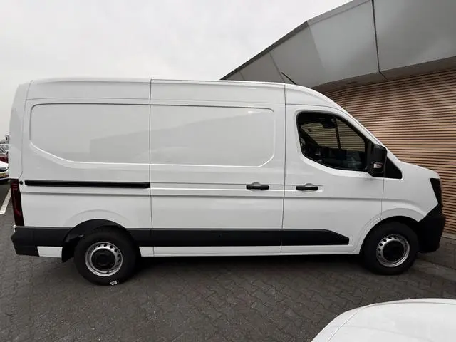 Renault Master T35 2.0 dCi 130 L2H2 Advance 2 x schuifdeur / Trekhaak / Navi / Camera / Betimering