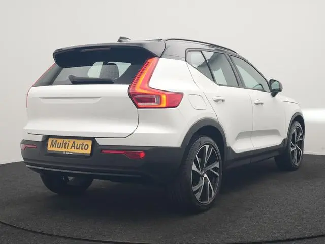 Volvo XC40 T5 Recharge R-Design PHEV 262pk | Panodak | Adaptive Cruise | Camera | Alcantara Sportsto...