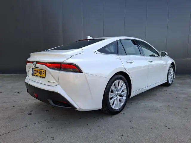 Toyota Mirai WATERSTOF H2 DYNAMIC METALLIC JBL AUDIO APPLE CARPLAY NAVI CAMERA LED ECC