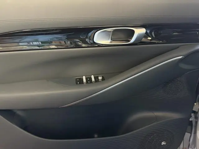 Geely E5