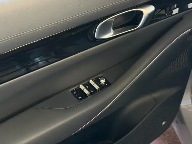 Geely E5