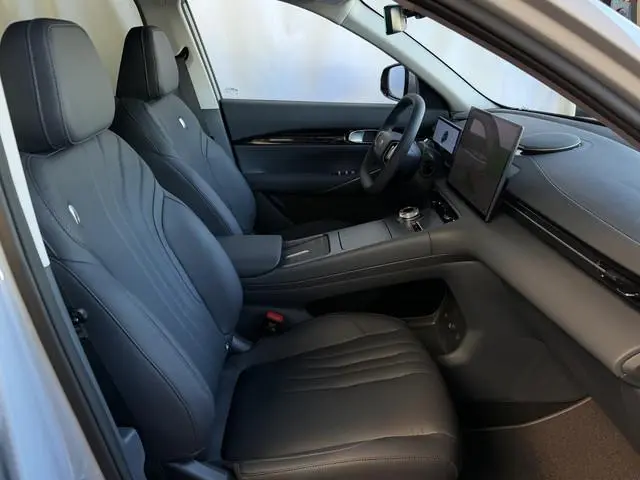 Geely E5