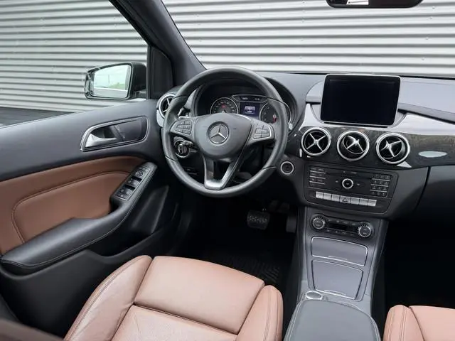 Mercedes-Benz B-klasse 180 Prestige |Leer|Camera|Stoelverwarming|