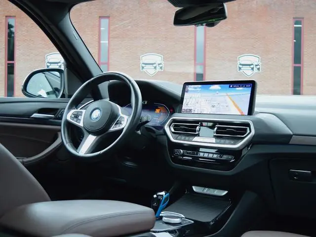 BMW iX3