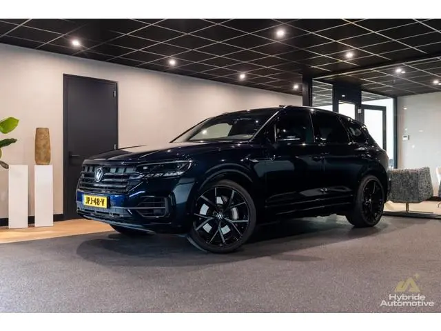 Volkswagen Touareg 3.0 TSI 4Motion R-LINE | Pano | Full Options