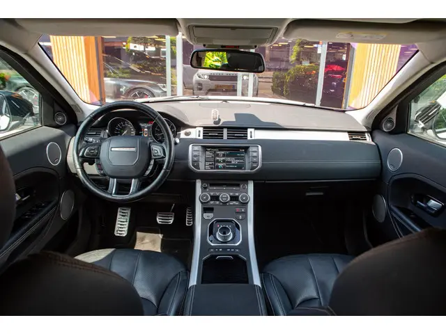 Land Rover Range Rover Evoque 2.0 Si4 HSE Dynamic Voorstoelen verwarmd Leder