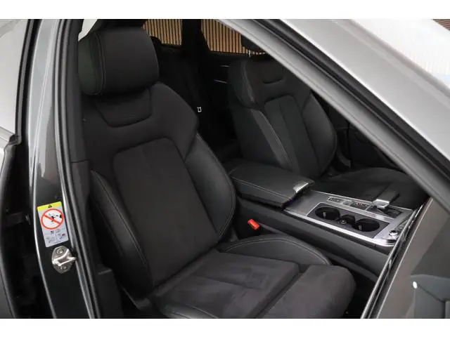 Audi A6 Avant 50 TFSIe 299pk quattro S edition B&O Panoramadak Trekhaak 360Camera Keyless Matrix ACC...