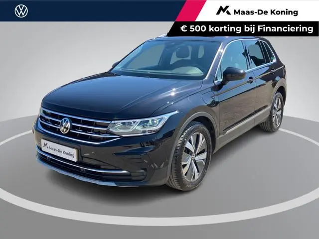 Volkswagen Tiguan 1.4TSIeHybrid/150PK R-Line Business+ · Panoramadak · Leder · Trekhaak · Camera · A...