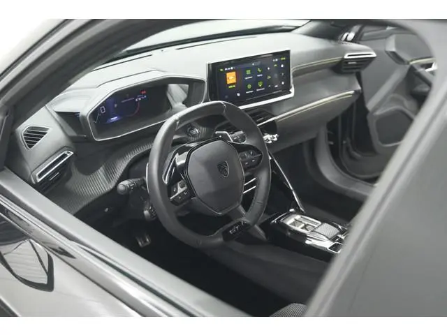Peugeot 2008 PureTech 130 EAT8 GT | Camera | Parkeersensoren | Apple Carplay