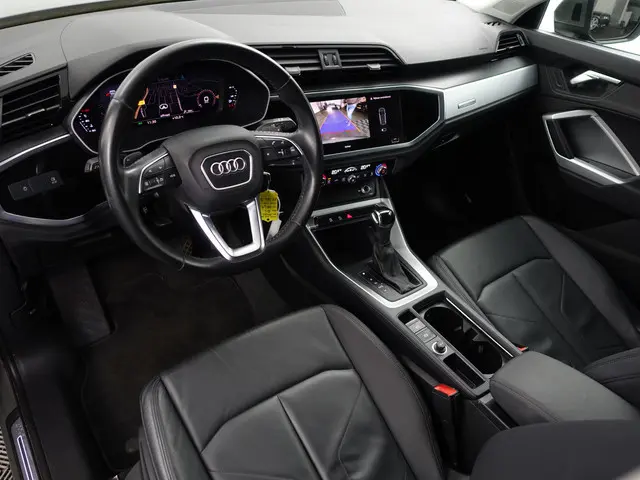 Audi Q3 35 TFSI S Line Aut- Panoramadak, CarPlay, Android Auto, Elek Trekhaak, Xenon led, Virtual Co...