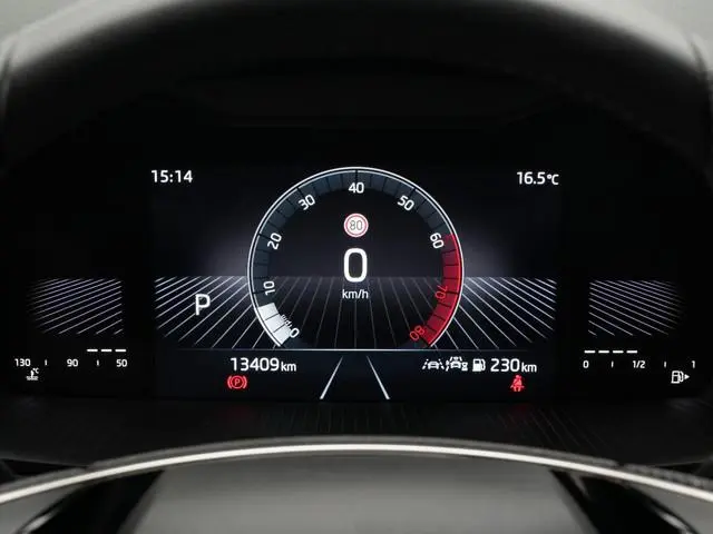 Skoda Karoq 1.5 TSI ACT 150 pk DSG Business Edition | LED | Stoelverwarming | Achteruitrijcamera | K...