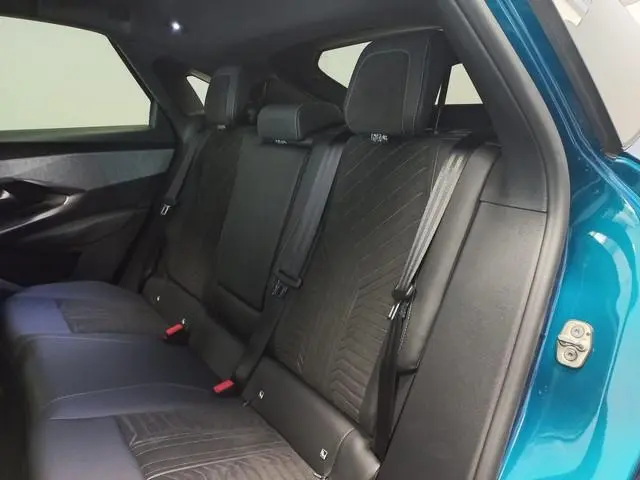 Peugeot e-3008