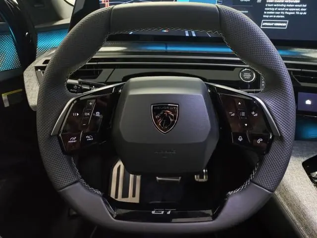 Peugeot e-3008