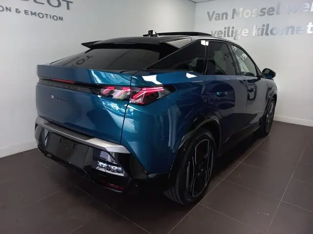 Peugeot e-3008