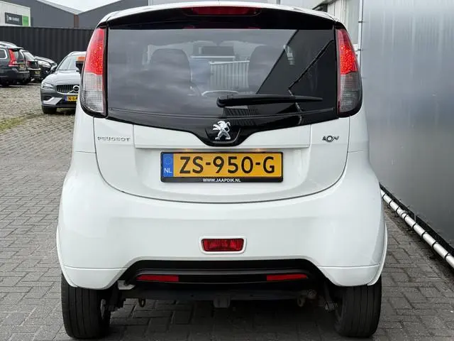 Peugeot iOn