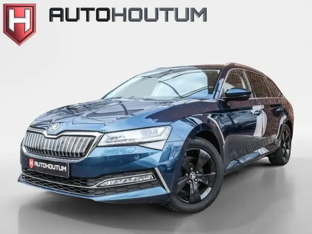 Skoda Superb Combi iV | Panoramadak | Trekhaak | Leder | Camera