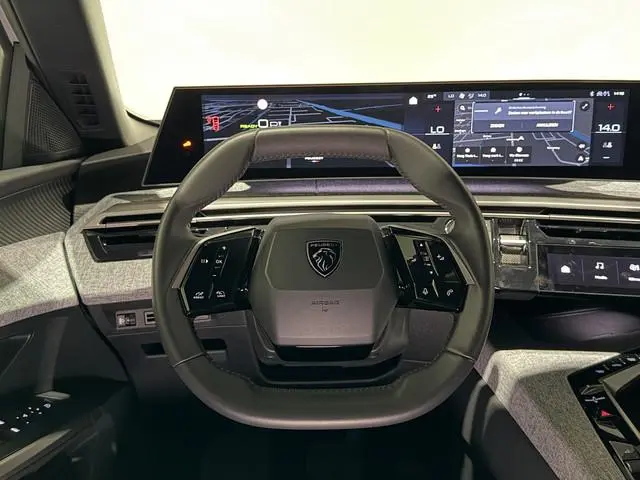 Peugeot e-3008
