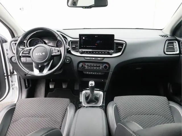 Kia Ceed Sportswagon 1.5 T-GDi DynamicPlusLine/ lage km/ trekhaak!