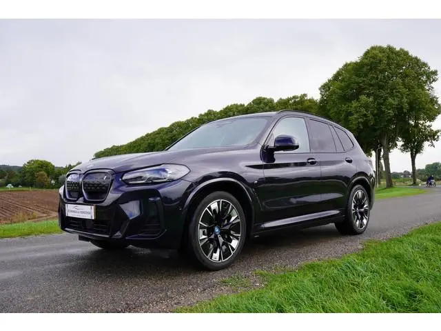 BMW iX3 High Executive 80 kWh / SOH 93% / Panoramadak / Trekhaak / Harman Kardon /