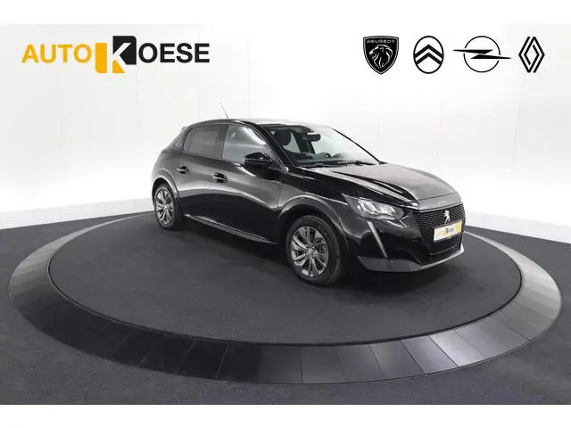 Peugeot e-208 EV Allure 50 kWh | 98,9% SOH | Camera | Navigatie | Parkeersensoren | Stoelverwarming