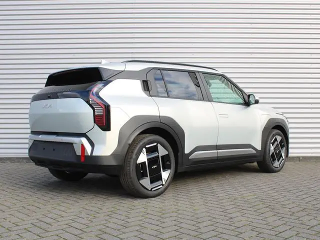 Kia EV3 Plus Advanced 81.4 kWh | Nieuw | Direct leverbaar | Actieradius tot 563 km (WLTP) | 18% bijt...