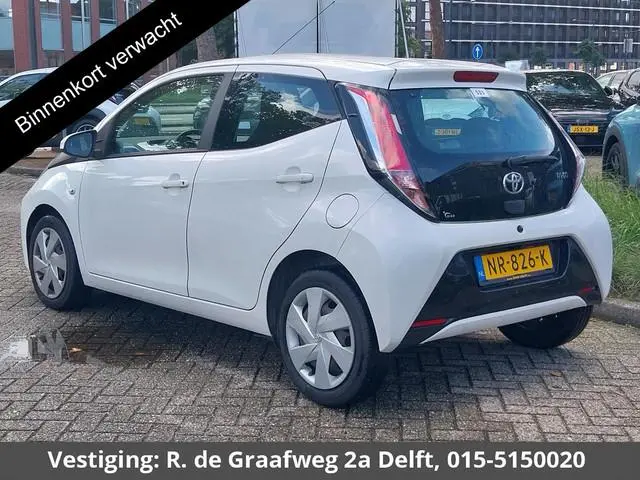 Toyota Aygo 1.0 VVT-i X-Play | Navigatie | Airco | Elektrische Ramen |