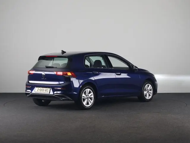 Volkswagen Golf 1.0 eTSI Life 110 PK | Automaat (DSG) | Camera | Parkeersensoren | Stoelverwarming